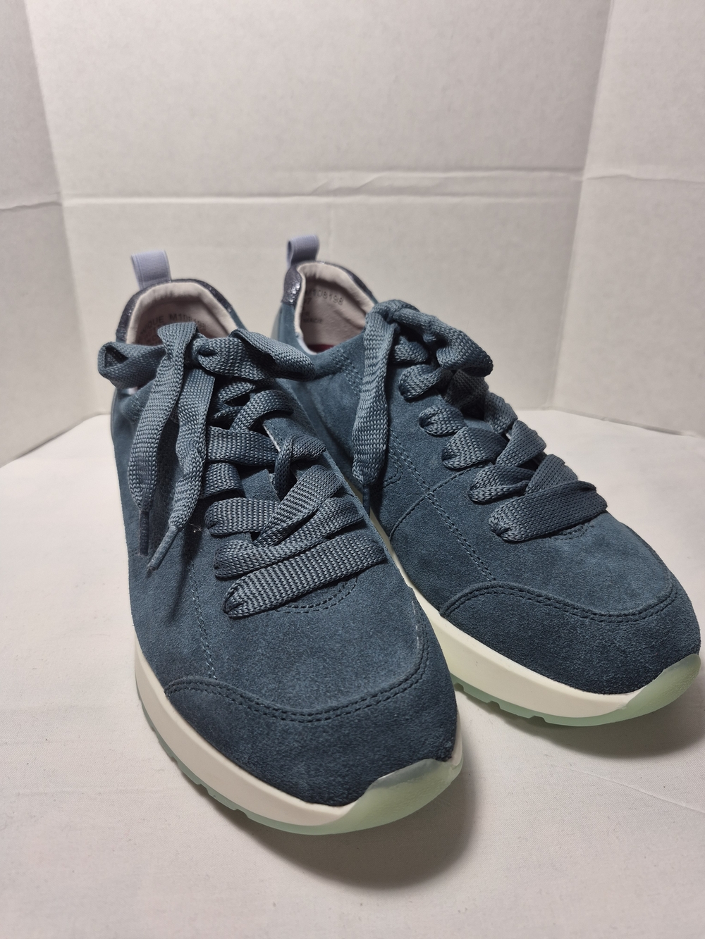 Munro Women's Teal Suede Lace-Up Sneakers Size 6
